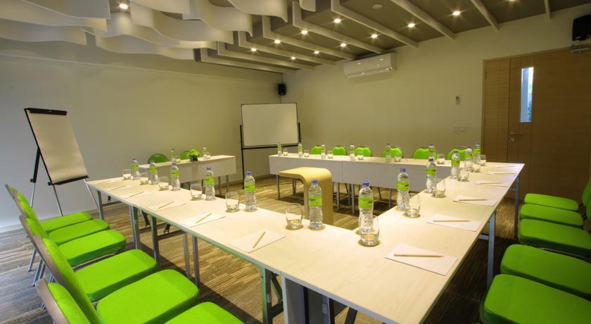Maxonehotels At Bukit Jimbaran Экстерьер фото