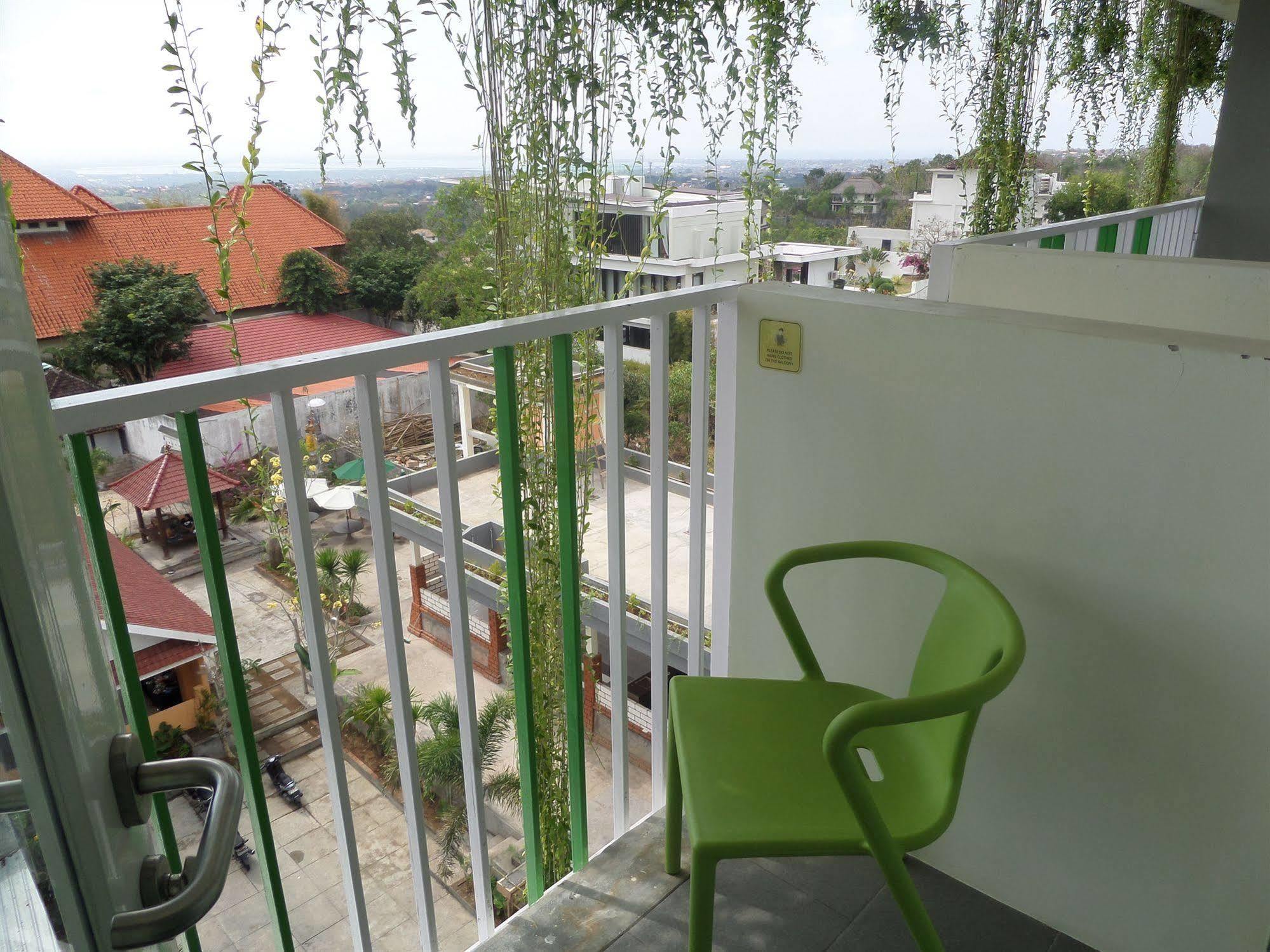 Maxonehotels At Bukit Jimbaran Экстерьер фото