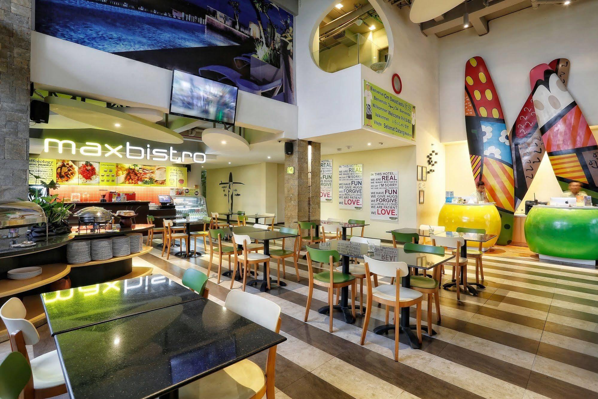 Maxonehotels At Bukit Jimbaran Экстерьер фото